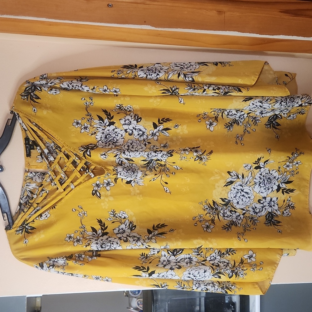 Sami & Jo Beautiful Yellow Floral 3/4 Bell Sleeve Blouse Sz 3X